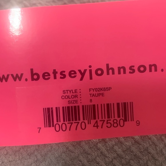 Betsey Johnson Womens Faux Pearl Collar Taupe Sz 8 - Picture 8 of 9